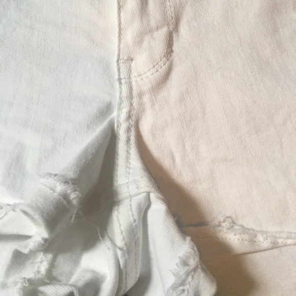 COPY - HOLLISTER LOW RISE DENIM SHORT SHORT SZ 3 or SZ 26 Y2K! - Picture 3 of 10